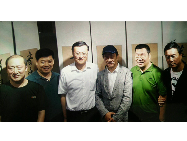 戴吉阳与好友在一起