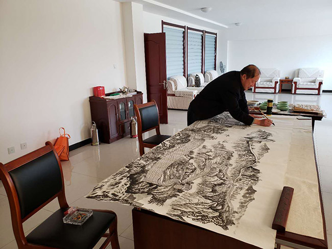 戴吉阳在工作中