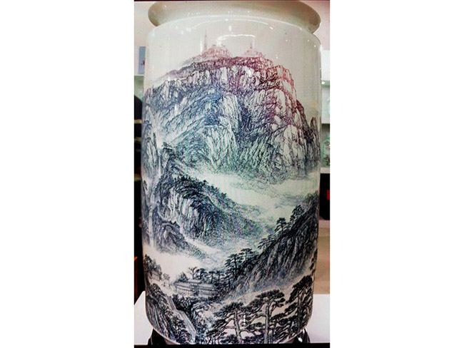 	戴吉阳的瓷器作品