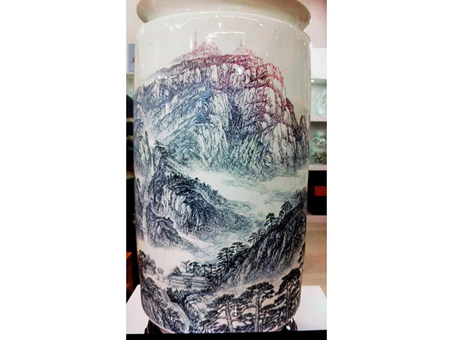 	戴吉阳的瓷器作品