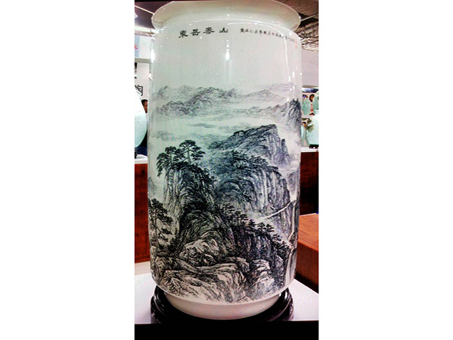 	戴吉阳的瓷器作品