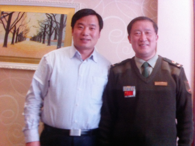 戴吉阳与国务院安检总局李增波处长合影