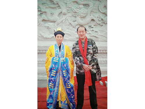 戴吉阳与朋友合照
