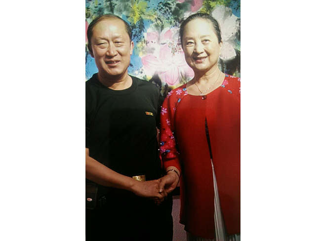 戴吉阳与著名电影演员张金玲在一起