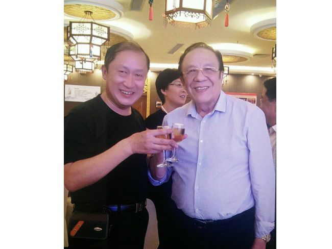 戴吉阳与总政歌唱家杨洪基在一起