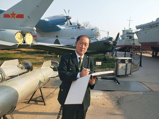 戴吉阳在基地采风